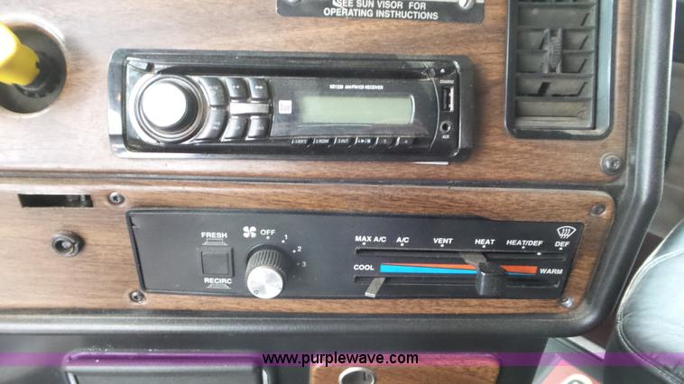 image for item K6766 1993 Freightliner FLD tow truck