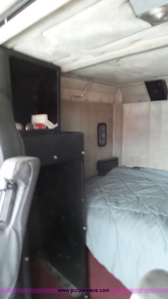 image for item K6766 1993 Freightliner FLD tow truck