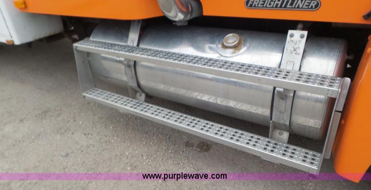 image for item K6766 1993 Freightliner FLD tow truck