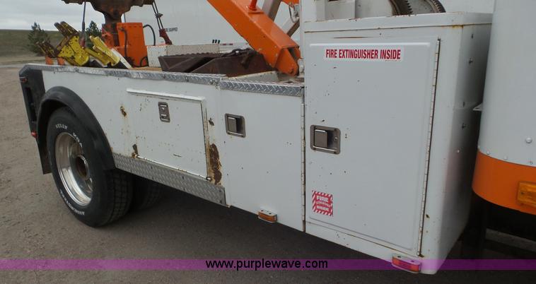 image for item K6766 1993 Freightliner FLD tow truck