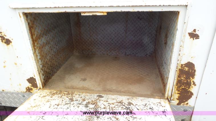 image for item K6766 1993 Freightliner FLD tow truck