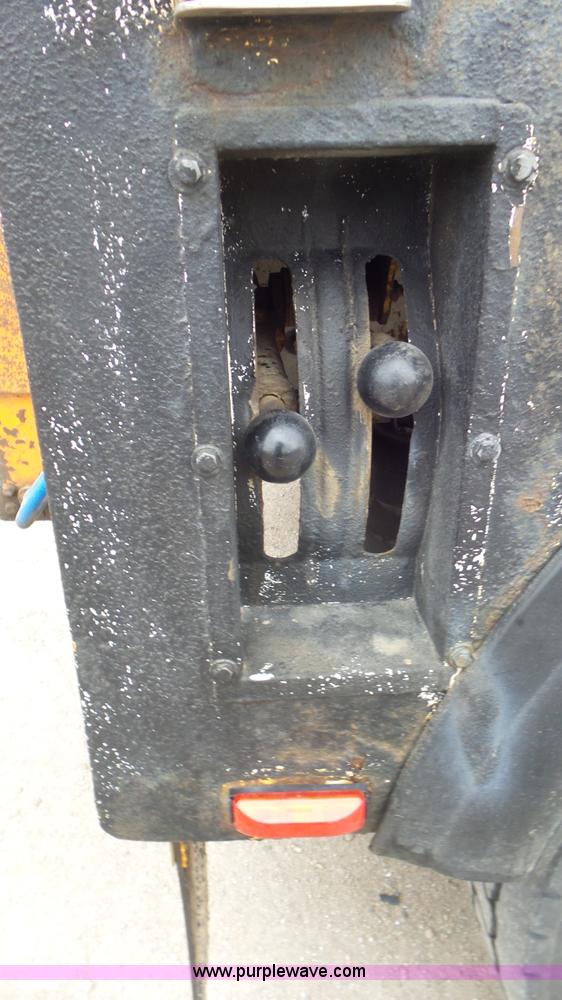 image for item K6766 1993 Freightliner FLD tow truck