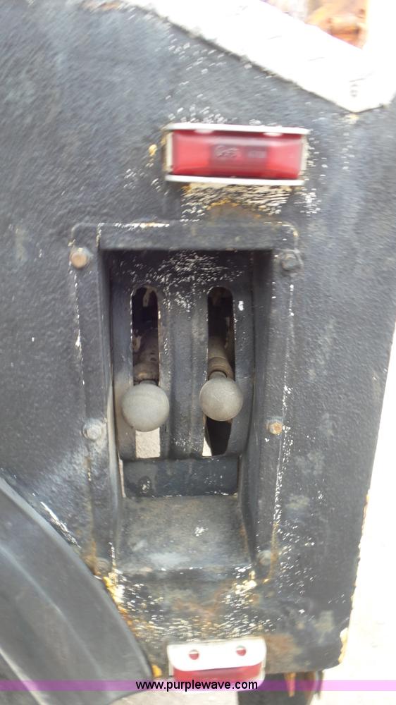 image for item K6766 1993 Freightliner FLD tow truck