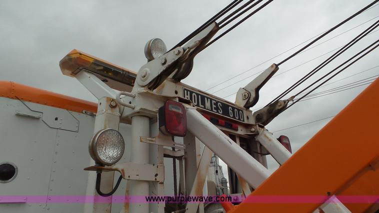 image for item K6766 1993 Freightliner FLD tow truck