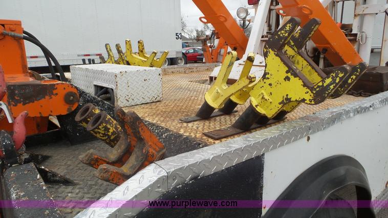 image for item K6766 1993 Freightliner FLD tow truck