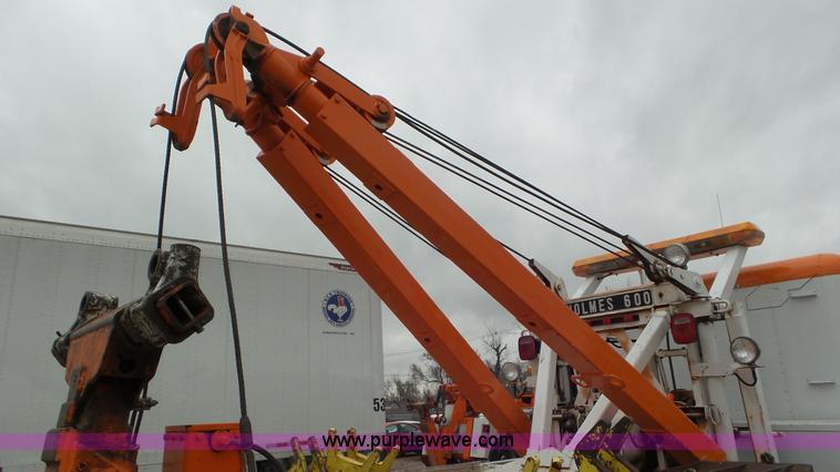 image for item K6766 1993 Freightliner FLD tow truck