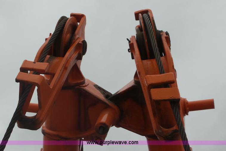 image for item K6766 1993 Freightliner FLD tow truck