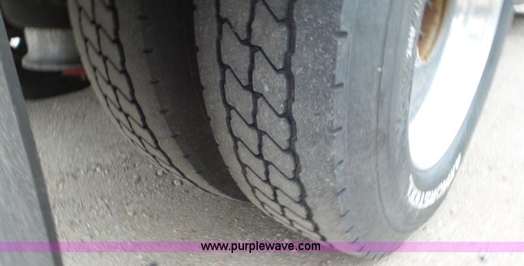 image for item K6766 1993 Freightliner FLD tow truck