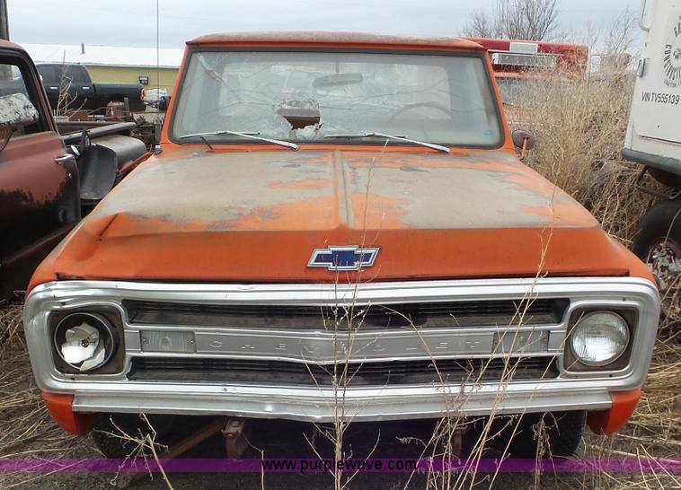image for item K6767 1970 Chevrolet C10 pickup truck