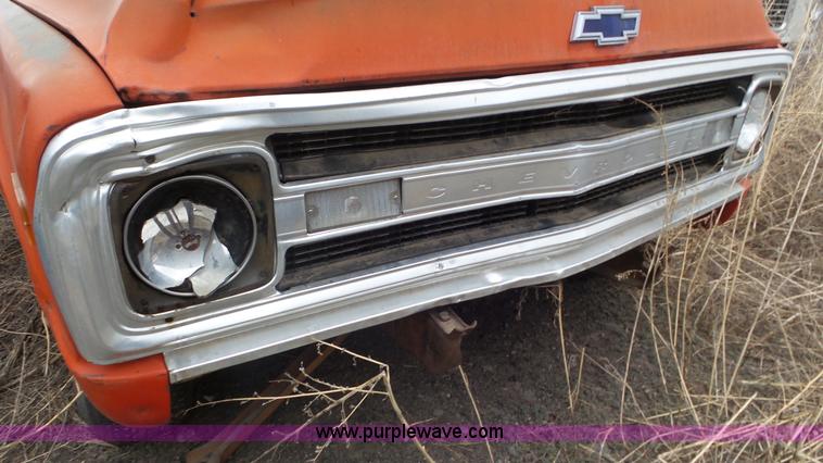 image for item K6767 1970 Chevrolet C10 pickup truck