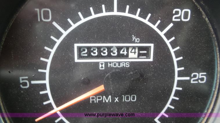 image for item K6768 2005 Kenworth T800 semi truck