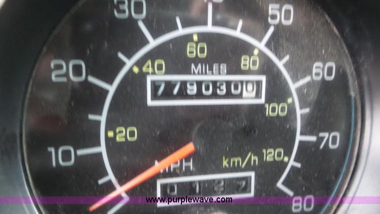 image for item K6768 2005 Kenworth T800 semi truck