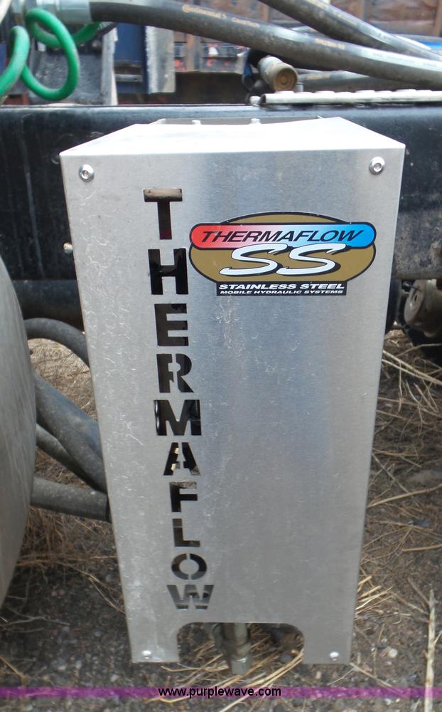 image for item K6768 2005 Kenworth T800 semi truck