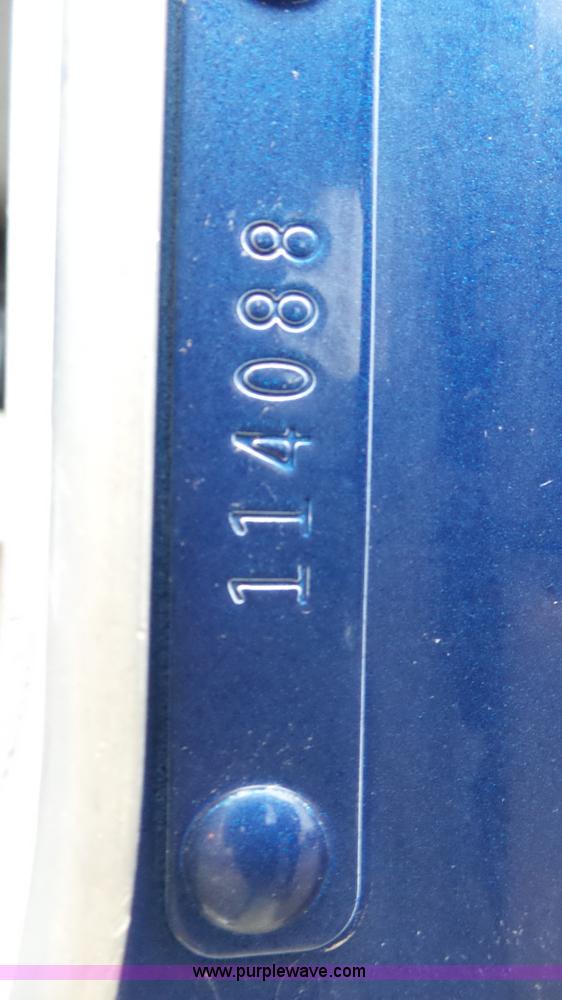 image for item K6768 2005 Kenworth T800 semi truck