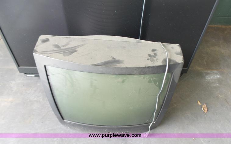 image for item K7248 (4) televisions