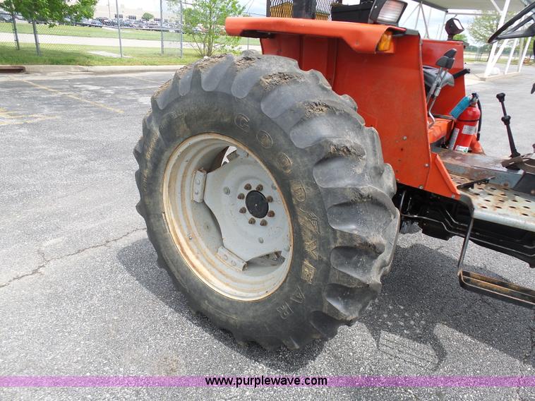image for item K7949 Massey Ferguson 4262 tractor