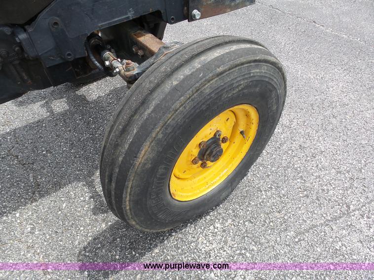 image for item K7949 Massey Ferguson 4262 tractor