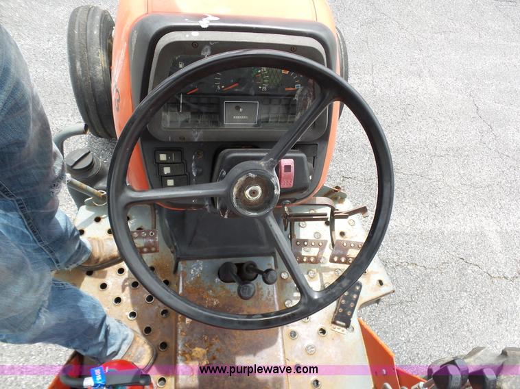 image for item K7949 Massey Ferguson 4262 tractor