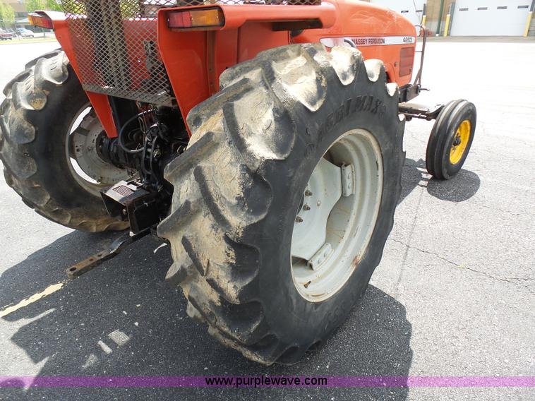 image for item K7957 Massey Ferguson 4263 tractor