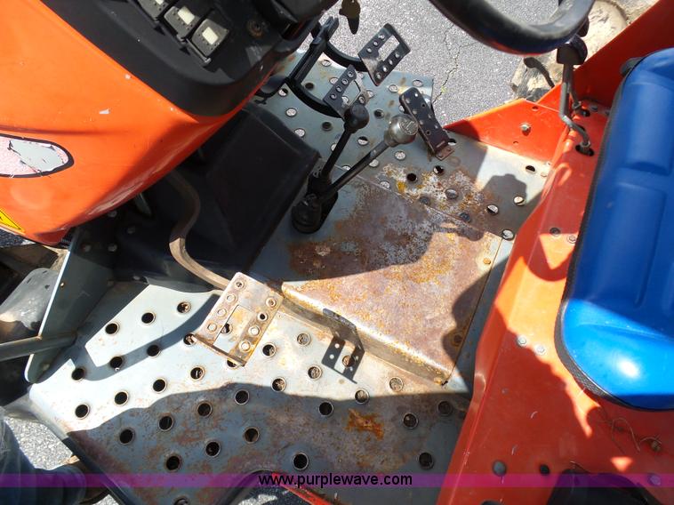 image for item K7957 Massey Ferguson 4263 tractor