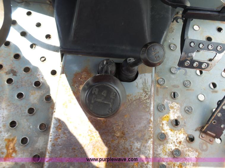 image for item K7957 Massey Ferguson 4263 tractor