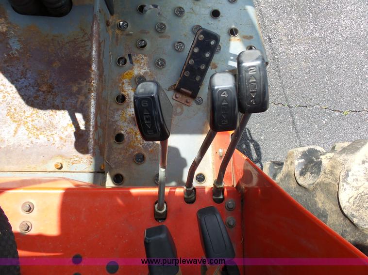 image for item K7957 Massey Ferguson 4263 tractor