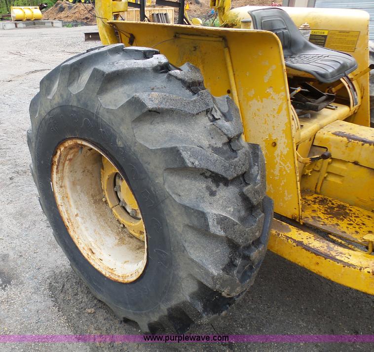 image for item K7963 International 240 tractor