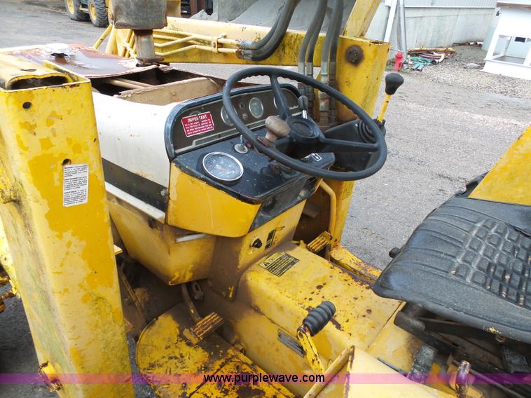 image for item K7963 International 240 tractor