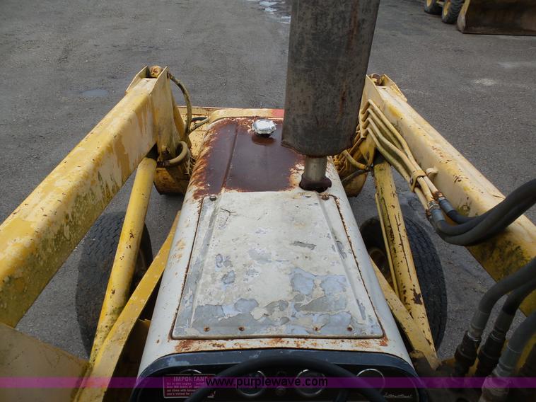 image for item K7963 International 240 tractor