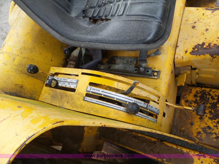 image for item K7963 International 240 tractor