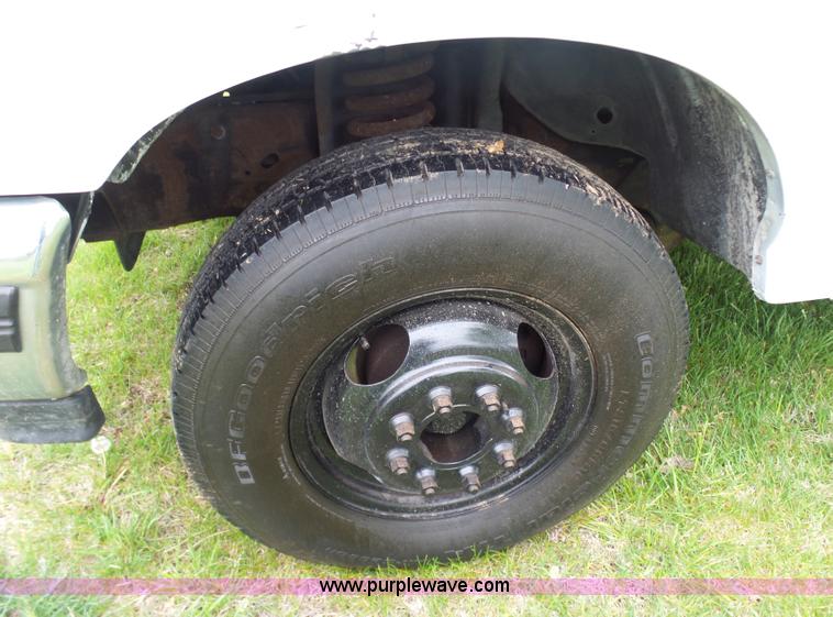 image for item K7966 1995 Ford F350 flatbed pickup truck