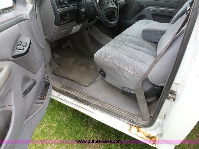 image for item K7966 1995 Ford F350 flatbed pickup truck