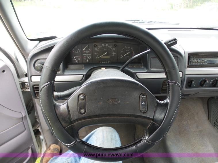 image for item K7966 1995 Ford F350 flatbed pickup truck