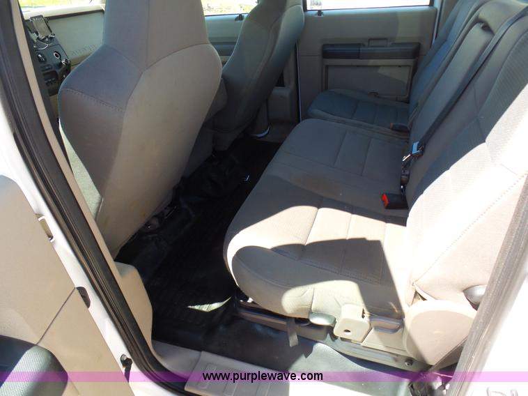 image for item K7997 2010 Ford F450 Super Duty flatbed pickup truck