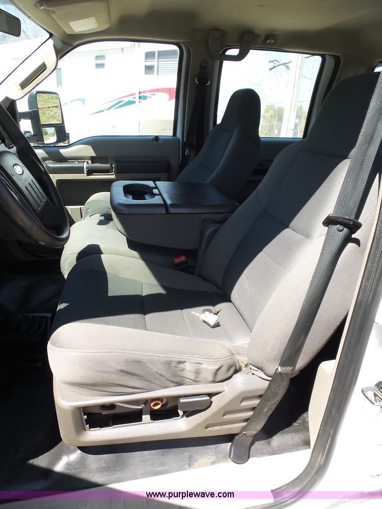 image for item K7997 2010 Ford F450 Super Duty flatbed pickup truck