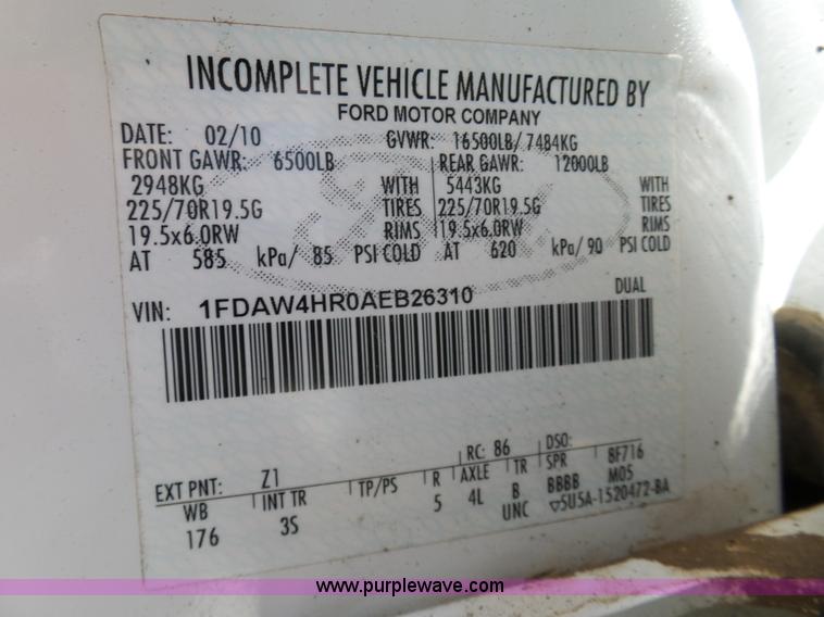 image for item K7997 2010 Ford F450 Super Duty flatbed pickup truck