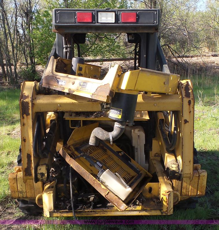 image for item K8276 John Deere 7775 skid steer