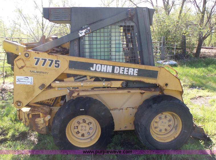 image for item K8276 John Deere 7775 skid steer