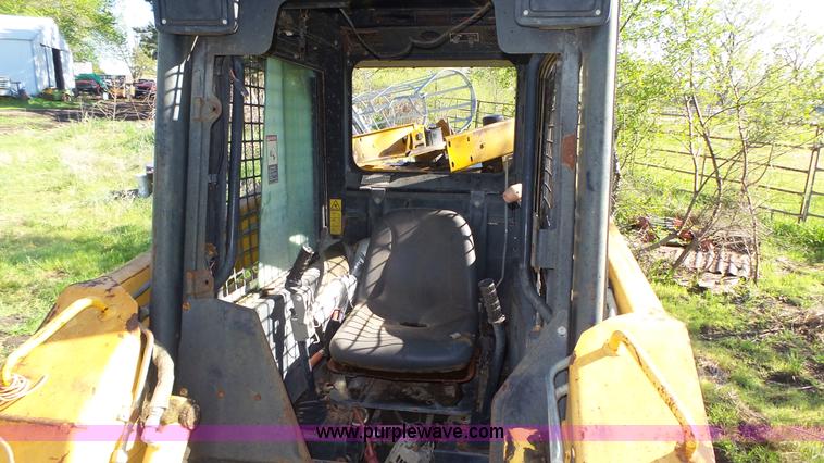 image for item K8276 John Deere 7775 skid steer