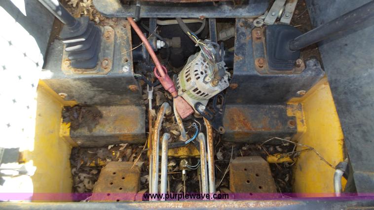 image for item K8276 John Deere 7775 skid steer