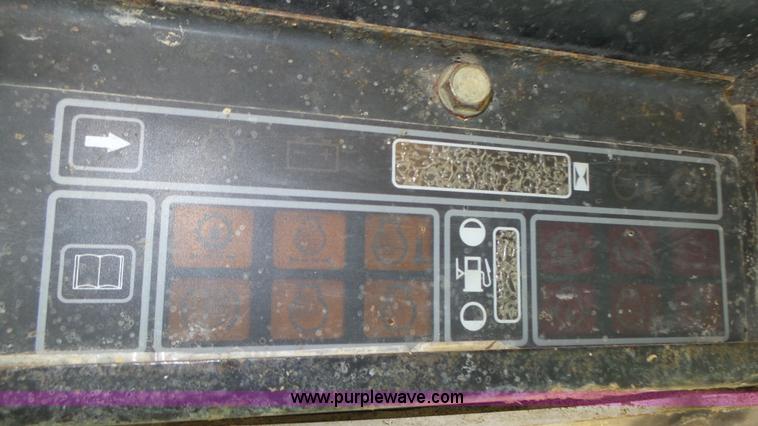 image for item K8276 John Deere 7775 skid steer