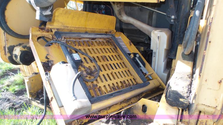 image for item K8276 John Deere 7775 skid steer