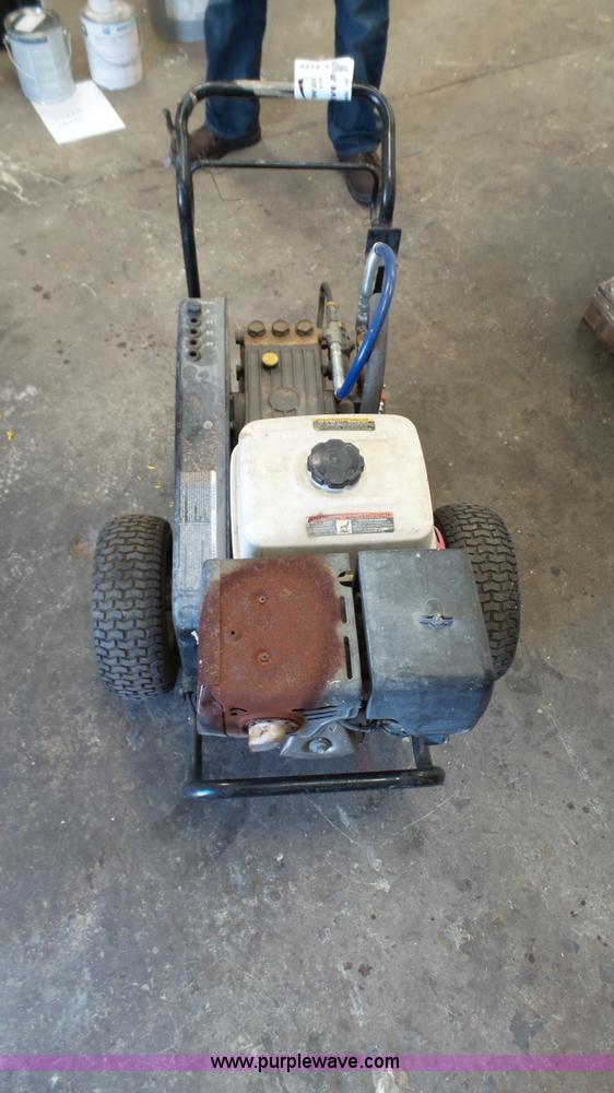 image for item L2122 Sherwin Williams 3504 pressure washer