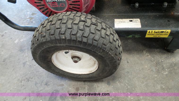 image for item L2122 Sherwin Williams 3504 pressure washer