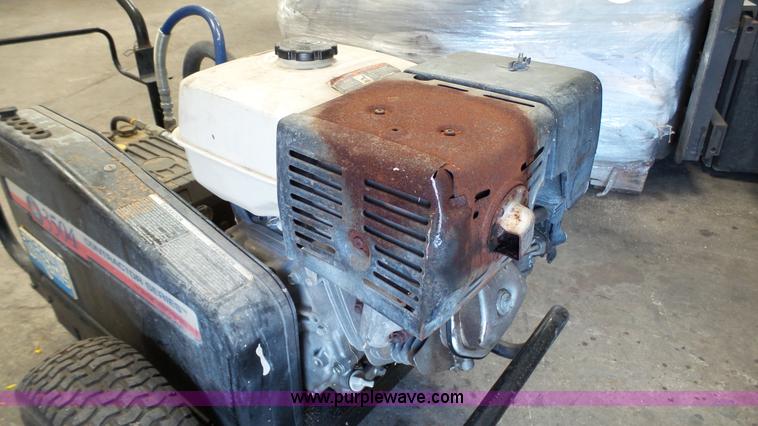 image for item L2122 Sherwin Williams 3504 pressure washer