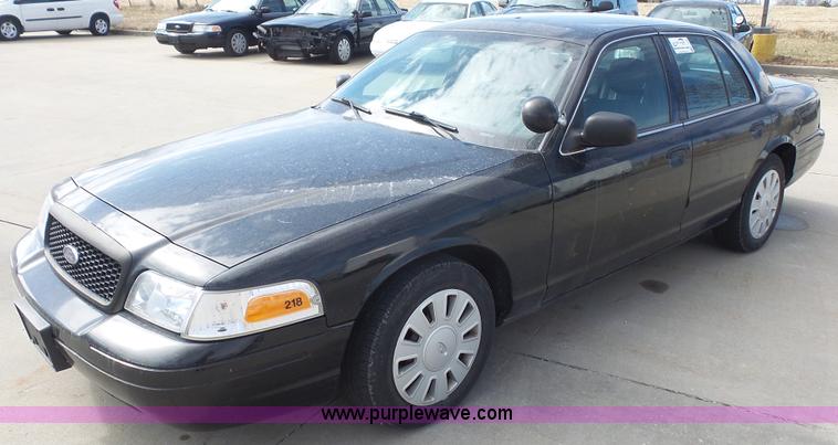 image for item L4785 2006 Ford Crown Victoria Police Interceptor