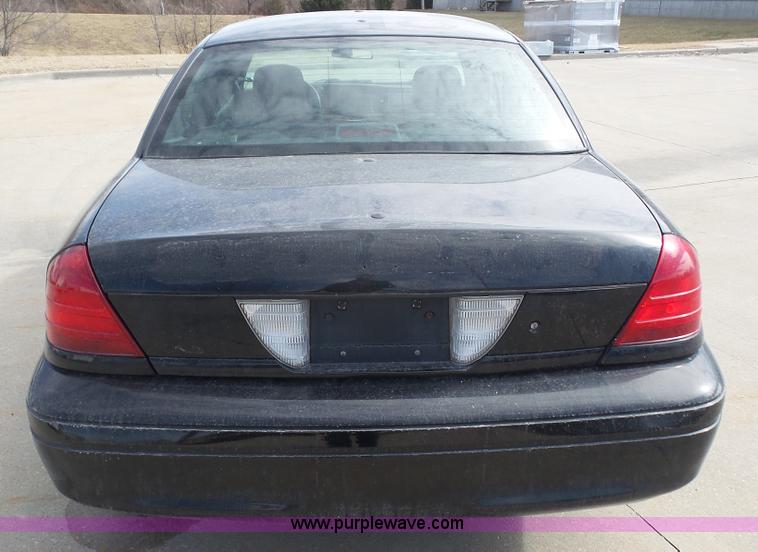 image for item L4785 2006 Ford Crown Victoria Police Interceptor