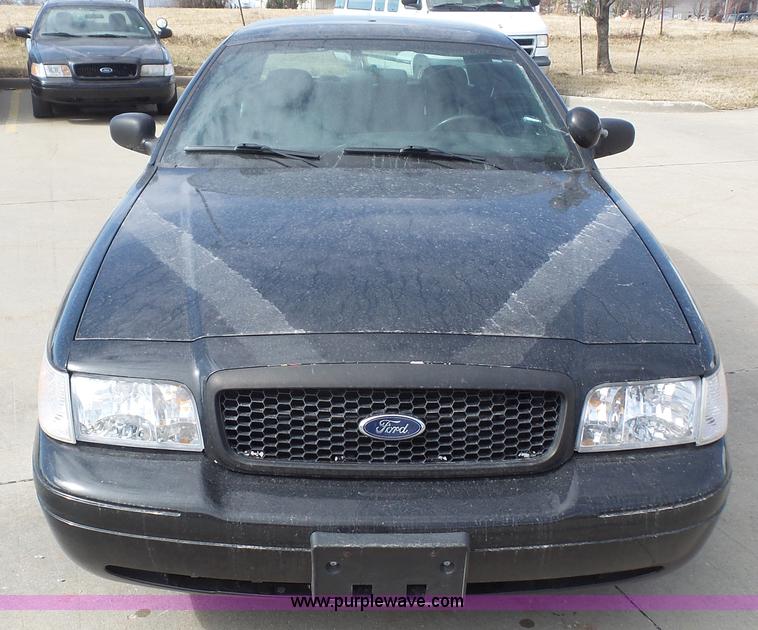 image for item L4785 2006 Ford Crown Victoria Police Interceptor