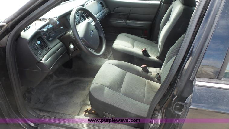 image for item L4785 2006 Ford Crown Victoria Police Interceptor