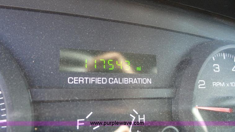 image for item L4785 2006 Ford Crown Victoria Police Interceptor